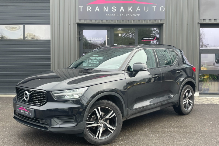 VOLVO XC40