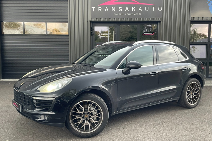 PORSCHE MACAN